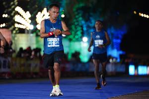 BIB: 40021
                            <button type="button" onclick="openModal(15367712)" class="btn btn-primary btn-sm float-right btn-popup" data-toggle="modal" data-target=".modal-high-quality">
                        <i class="fas fa-shopping-cart"></i> Add to Cart
                    </button>
                                            <button type="button" onclick="isThisMe(15367712, true)" class="btn btn-success btn-sm float-right btn-popup btn-isme hidden" data-toggle="tooltip" data-placement="bottom" title="นี่คือรูปของคุณใช่ไหม คลิกที่นี่เพื่อเอาเข้าอัลบั้ม">
                        <i class="fas fa-plus"></i> Add to album
                    </button>
                    <button type="button" onclick="isThisMe(15367712, false)" class="btn btn-warning btn-sm float-right btn-popup btn-isnotme hidden">
                        <i class="fas fa-ban"></i> Remove from album
                    </button>