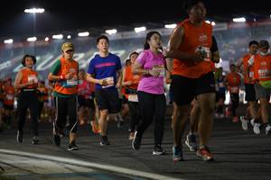 BIB: 3811, 279
                            <button type="button" onclick="openModal(13959328)" class="btn btn-primary btn-sm float-right btn-popup" data-toggle="modal" data-target=".modal-high-quality">
                        <i class="fas fa-shopping-cart"></i> Add to Cart
                    </button>
                                            <button type="button" onclick="isThisMe(13959328, true)" class="btn btn-success btn-sm float-right btn-popup btn-isme hidden" data-toggle="tooltip" data-placement="bottom" title="นี่คือรูปของคุณใช่ไหม คลิกที่นี่เพื่อเอาเข้าอัลบั้ม">
                        <i class="fas fa-plus"></i> Add to album
                    </button>
                    <button type="button" onclick="isThisMe(13959328, false)" class="btn btn-warning btn-sm float-right btn-popup btn-isnotme hidden">
                        <i class="fas fa-ban"></i> Remove from album
                    </button>