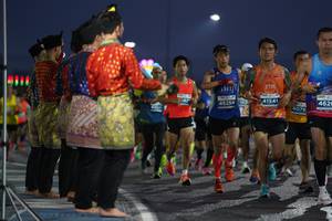 BIB: 41541, 4620, 45254, 4079
                            <button type="button" onclick="openModal(13844608)" class="btn btn-primary btn-sm float-right btn-popup" data-toggle="modal" data-target=".modal-high-quality">
                        <i class="fas fa-shopping-cart"></i> Add to Cart
                    </button>
                                            <button type="button" onclick="isThisMe(13844608, true)" class="btn btn-success btn-sm float-right btn-popup btn-isme hidden" data-toggle="tooltip" data-placement="bottom" title="นี่คือรูปของคุณใช่ไหม คลิกที่นี่เพื่อเอาเข้าอัลบั้ม">
                        <i class="fas fa-plus"></i> Add to album
                    </button>
                    <button type="button" onclick="isThisMe(13844608, false)" class="btn btn-warning btn-sm float-right btn-popup btn-isnotme hidden">
                        <i class="fas fa-ban"></i> Remove from album
                    </button>