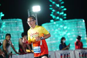 BIB: 45096
                            <button type="button" onclick="openModal(14265344)" class="btn btn-primary btn-sm float-right btn-popup" data-toggle="modal" data-target=".modal-high-quality">
                        <i class="fas fa-shopping-cart"></i> Add to Cart
                    </button>
                                            <button type="button" onclick="isThisMe(14265344, true)" class="btn btn-success btn-sm float-right btn-popup btn-isme hidden" data-toggle="tooltip" data-placement="bottom" title="นี่คือรูปของคุณใช่ไหม คลิกที่นี่เพื่อเอาเข้าอัลบั้ม">
                        <i class="fas fa-plus"></i> Add to album
                    </button>
                    <button type="button" onclick="isThisMe(14265344, false)" class="btn btn-warning btn-sm float-right btn-popup btn-isnotme hidden">
                        <i class="fas fa-ban"></i> Remove from album
                    </button>