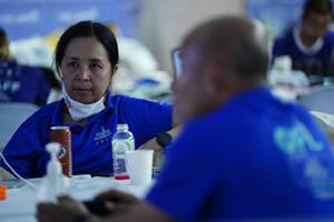 BIB: 201
                            <button type="button" onclick="openModal(15369936)" class="btn btn-primary btn-sm float-right btn-popup" data-toggle="modal" data-target=".modal-high-quality">
                        <i class="fas fa-shopping-cart"></i> Add to Cart
                    </button>
                                            <button type="button" onclick="isThisMe(15369936, true)" class="btn btn-success btn-sm float-right btn-popup btn-isme hidden" data-toggle="tooltip" data-placement="bottom" title="นี่คือรูปของคุณใช่ไหม คลิกที่นี่เพื่อเอาเข้าอัลบั้ม">
                        <i class="fas fa-plus"></i> Add to album
                    </button>
                    <button type="button" onclick="isThisMe(15369936, false)" class="btn btn-warning btn-sm float-right btn-popup btn-isnotme hidden">
                        <i class="fas fa-ban"></i> Remove from album
                    </button>