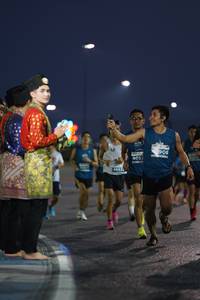 BIB: 908, 405
                            <button type="button" onclick="openModal(13847110)" class="btn btn-primary btn-sm float-right btn-popup" data-toggle="modal" data-target=".modal-high-quality">
                        <i class="fas fa-shopping-cart"></i> Add to Cart
                    </button>
                                            <button type="button" onclick="isThisMe(13847110, true)" class="btn btn-success btn-sm float-right btn-popup btn-isme hidden" data-toggle="tooltip" data-placement="bottom" title="นี่คือรูปของคุณใช่ไหม คลิกที่นี่เพื่อเอาเข้าอัลบั้ม">
                        <i class="fas fa-plus"></i> Add to album
                    </button>
                    <button type="button" onclick="isThisMe(13847110, false)" class="btn btn-warning btn-sm float-right btn-popup btn-isnotme hidden">
                        <i class="fas fa-ban"></i> Remove from album
                    </button>