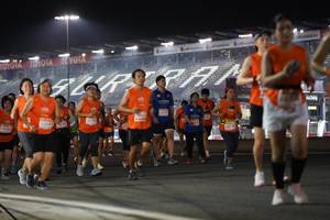 BIB: 225
                            <button type="button" onclick="openModal(13981623)" class="btn btn-primary btn-sm float-right btn-popup" data-toggle="modal" data-target=".modal-high-quality">
                        <i class="fas fa-shopping-cart"></i> Add to Cart
                    </button>
                                            <button type="button" onclick="isThisMe(13981623, true)" class="btn btn-success btn-sm float-right btn-popup btn-isme hidden" data-toggle="tooltip" data-placement="bottom" title="นี่คือรูปของคุณใช่ไหม คลิกที่นี่เพื่อเอาเข้าอัลบั้ม">
                        <i class="fas fa-plus"></i> Add to album
                    </button>
                    <button type="button" onclick="isThisMe(13981623, false)" class="btn btn-warning btn-sm float-right btn-popup btn-isnotme hidden">
                        <i class="fas fa-ban"></i> Remove from album
                    </button>