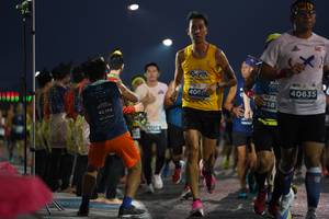 BIB: 4086, 40635, 158, 42195
                            <button type="button" onclick="openModal(13858998)" class="btn btn-primary btn-sm float-right btn-popup" data-toggle="modal" data-target=".modal-high-quality">
                        <i class="fas fa-shopping-cart"></i> Add to Cart
                    </button>
                                            <button type="button" onclick="isThisMe(13858998, true)" class="btn btn-success btn-sm float-right btn-popup btn-isme hidden" data-toggle="tooltip" data-placement="bottom" title="นี่คือรูปของคุณใช่ไหม คลิกที่นี่เพื่อเอาเข้าอัลบั้ม">
                        <i class="fas fa-plus"></i> Add to album
                    </button>
                    <button type="button" onclick="isThisMe(13858998, false)" class="btn btn-warning btn-sm float-right btn-popup btn-isnotme hidden">
                        <i class="fas fa-ban"></i> Remove from album
                    </button>