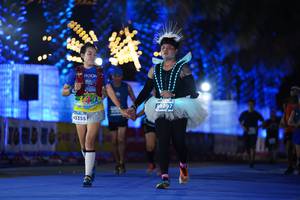 BIB: 888880, 43355
                            <button type="button" onclick="openModal(14151092)" class="btn btn-primary btn-sm float-right btn-popup" data-toggle="modal" data-target=".modal-high-quality">
                        <i class="fas fa-shopping-cart"></i> Add to Cart
                    </button>
                                            <button type="button" onclick="isThisMe(14151092, true)" class="btn btn-success btn-sm float-right btn-popup btn-isme hidden" data-toggle="tooltip" data-placement="bottom" title="นี่คือรูปของคุณใช่ไหม คลิกที่นี่เพื่อเอาเข้าอัลบั้ม">
                        <i class="fas fa-plus"></i> Add to album
                    </button>
                    <button type="button" onclick="isThisMe(14151092, false)" class="btn btn-warning btn-sm float-right btn-popup btn-isnotme hidden">
                        <i class="fas fa-ban"></i> Remove from album
                    </button>