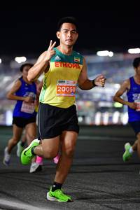 BIB: 20050
                            <button type="button" onclick="openModal(15724068)" class="btn btn-primary btn-sm float-right btn-popup" data-toggle="modal" data-target=".modal-high-quality">
                        <i class="fas fa-shopping-cart"></i> Add to Cart
                    </button>
                                            <button type="button" onclick="isThisMe(15724068, true)" class="btn btn-success btn-sm float-right btn-popup btn-isme hidden" data-toggle="tooltip" data-placement="bottom" title="นี่คือรูปของคุณใช่ไหม คลิกที่นี่เพื่อเอาเข้าอัลบั้ม">
                        <i class="fas fa-plus"></i> Add to album
                    </button>
                    <button type="button" onclick="isThisMe(15724068, false)" class="btn btn-warning btn-sm float-right btn-popup btn-isnotme hidden">
                        <i class="fas fa-ban"></i> Remove from album
                    </button>