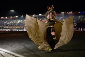 BIB: 2932
                            <button type="button" onclick="openModal(15722194)" class="btn btn-primary btn-sm float-right btn-popup" data-toggle="modal" data-target=".modal-high-quality">
                        <i class="fas fa-shopping-cart"></i> Add to Cart
                    </button>
                                            <button type="button" onclick="isThisMe(15722194, true)" class="btn btn-success btn-sm float-right btn-popup btn-isme hidden" data-toggle="tooltip" data-placement="bottom" title="นี่คือรูปของคุณใช่ไหม คลิกที่นี่เพื่อเอาเข้าอัลบั้ม">
                        <i class="fas fa-plus"></i> Add to album
                    </button>
                    <button type="button" onclick="isThisMe(15722194, false)" class="btn btn-warning btn-sm float-right btn-popup btn-isnotme hidden">
                        <i class="fas fa-ban"></i> Remove from album
                    </button>