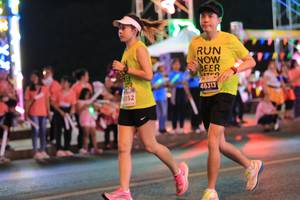 BIB: 46313, 052
                            <button type="button" onclick="openModal(14091040)" class="btn btn-primary btn-sm float-right btn-popup" data-toggle="modal" data-target=".modal-high-quality">
                        <i class="fas fa-shopping-cart"></i> Add to Cart
                    </button>
                                            <button type="button" onclick="isThisMe(14091040, true)" class="btn btn-success btn-sm float-right btn-popup btn-isme hidden" data-toggle="tooltip" data-placement="bottom" title="นี่คือรูปของคุณใช่ไหม คลิกที่นี่เพื่อเอาเข้าอัลบั้ม">
                        <i class="fas fa-plus"></i> Add to album
                    </button>
                    <button type="button" onclick="isThisMe(14091040, false)" class="btn btn-warning btn-sm float-right btn-popup btn-isnotme hidden">
                        <i class="fas fa-ban"></i> Remove from album
                    </button>