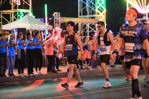 BIB: 054, 41098, 4004
                            <button type="button" onclick="openModal(14087358)" class="btn btn-primary btn-sm float-right btn-popup" data-toggle="modal" data-target=".modal-high-quality">
                        <i class="fas fa-shopping-cart"></i> Add to Cart
                    </button>
                                            <button type="button" onclick="isThisMe(14087358, true)" class="btn btn-success btn-sm float-right btn-popup btn-isme hidden" data-toggle="tooltip" data-placement="bottom" title="นี่คือรูปของคุณใช่ไหม คลิกที่นี่เพื่อเอาเข้าอัลบั้ม">
                        <i class="fas fa-plus"></i> Add to album
                    </button>
                    <button type="button" onclick="isThisMe(14087358, false)" class="btn btn-warning btn-sm float-right btn-popup btn-isnotme hidden">
                        <i class="fas fa-ban"></i> Remove from album
                    </button>