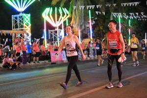 BIB: 46993, 043
                            <button type="button" onclick="openModal(14111211)" class="btn btn-primary btn-sm float-right btn-popup" data-toggle="modal" data-target=".modal-high-quality">
                        <i class="fas fa-shopping-cart"></i> Add to Cart
                    </button>
                                            <button type="button" onclick="isThisMe(14111211, true)" class="btn btn-success btn-sm float-right btn-popup btn-isme hidden" data-toggle="tooltip" data-placement="bottom" title="นี่คือรูปของคุณใช่ไหม คลิกที่นี่เพื่อเอาเข้าอัลบั้ม">
                        <i class="fas fa-plus"></i> Add to album
                    </button>
                    <button type="button" onclick="isThisMe(14111211, false)" class="btn btn-warning btn-sm float-right btn-popup btn-isnotme hidden">
                        <i class="fas fa-ban"></i> Remove from album
                    </button>