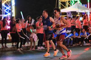 BIB: 209, 41824
                            <button type="button" onclick="openModal(15042923)" class="btn btn-primary btn-sm float-right btn-popup" data-toggle="modal" data-target=".modal-high-quality">
                        <i class="fas fa-shopping-cart"></i> Add to Cart
                    </button>
                                            <button type="button" onclick="isThisMe(15042923, true)" class="btn btn-success btn-sm float-right btn-popup btn-isme hidden" data-toggle="tooltip" data-placement="bottom" title="นี่คือรูปของคุณใช่ไหม คลิกที่นี่เพื่อเอาเข้าอัลบั้ม">
                        <i class="fas fa-plus"></i> Add to album
                    </button>
                    <button type="button" onclick="isThisMe(15042923, false)" class="btn btn-warning btn-sm float-right btn-popup btn-isnotme hidden">
                        <i class="fas fa-ban"></i> Remove from album
                    </button>