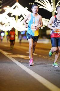 BIB: 556
                            <button type="button" onclick="openModal(15146594)" class="btn btn-primary btn-sm float-right btn-popup" data-toggle="modal" data-target=".modal-high-quality">
                        <i class="fas fa-shopping-cart"></i> Add to Cart
                    </button>
                                            <button type="button" onclick="isThisMe(15146594, true)" class="btn btn-success btn-sm float-right btn-popup btn-isme hidden" data-toggle="tooltip" data-placement="bottom" title="นี่คือรูปของคุณใช่ไหม คลิกที่นี่เพื่อเอาเข้าอัลบั้ม">
                        <i class="fas fa-plus"></i> Add to album
                    </button>
                    <button type="button" onclick="isThisMe(15146594, false)" class="btn btn-warning btn-sm float-right btn-popup btn-isnotme hidden">
                        <i class="fas fa-ban"></i> Remove from album
                    </button>