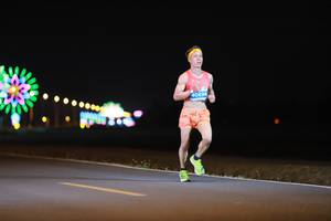 BIB: 40898
                            <button type="button" onclick="openModal(13932191)" class="btn btn-primary btn-sm float-right btn-popup" data-toggle="modal" data-target=".modal-high-quality">
                        <i class="fas fa-shopping-cart"></i> Add to Cart
                    </button>
                                            <button type="button" onclick="isThisMe(13932191, true)" class="btn btn-success btn-sm float-right btn-popup btn-isme hidden" data-toggle="tooltip" data-placement="bottom" title="นี่คือรูปของคุณใช่ไหม คลิกที่นี่เพื่อเอาเข้าอัลบั้ม">
                        <i class="fas fa-plus"></i> Add to album
                    </button>
                    <button type="button" onclick="isThisMe(13932191, false)" class="btn btn-warning btn-sm float-right btn-popup btn-isnotme hidden">
                        <i class="fas fa-ban"></i> Remove from album
                    </button>