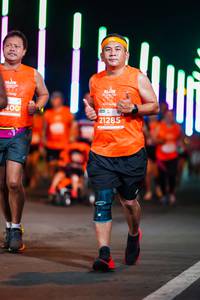 BIB: 400, 21285
                            <button type="button" onclick="openModal(15723712)" class="btn btn-primary btn-sm float-right btn-popup" data-toggle="modal" data-target=".modal-high-quality">
                        <i class="fas fa-shopping-cart"></i> Add to Cart
                    </button>
                                            <button type="button" onclick="isThisMe(15723712, true)" class="btn btn-success btn-sm float-right btn-popup btn-isme hidden" data-toggle="tooltip" data-placement="bottom" title="นี่คือรูปของคุณใช่ไหม คลิกที่นี่เพื่อเอาเข้าอัลบั้ม">
                        <i class="fas fa-plus"></i> Add to album
                    </button>
                    <button type="button" onclick="isThisMe(15723712, false)" class="btn btn-warning btn-sm float-right btn-popup btn-isnotme hidden">
                        <i class="fas fa-ban"></i> Remove from album
                    </button>