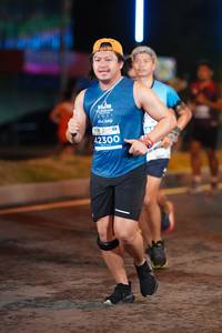 BIB: 42300
                            <button type="button" onclick="openModal(14632736)" class="btn btn-primary btn-sm float-right btn-popup" data-toggle="modal" data-target=".modal-high-quality">
                        <i class="fas fa-shopping-cart"></i> Add to Cart
                    </button>
                                            <button type="button" onclick="isThisMe(14632736, true)" class="btn btn-success btn-sm float-right btn-popup btn-isme hidden" data-toggle="tooltip" data-placement="bottom" title="นี่คือรูปของคุณใช่ไหม คลิกที่นี่เพื่อเอาเข้าอัลบั้ม">
                        <i class="fas fa-plus"></i> Add to album
                    </button>
                    <button type="button" onclick="isThisMe(14632736, false)" class="btn btn-warning btn-sm float-right btn-popup btn-isnotme hidden">
                        <i class="fas fa-ban"></i> Remove from album
                    </button>