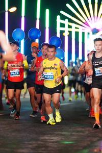 BIB: 884, 45858, 480
                            <button type="button" onclick="openModal(14562355)" class="btn btn-primary btn-sm float-right btn-popup" data-toggle="modal" data-target=".modal-high-quality">
                        <i class="fas fa-shopping-cart"></i> Add to Cart
                    </button>
                                            <button type="button" onclick="isThisMe(14562355, true)" class="btn btn-success btn-sm float-right btn-popup btn-isme hidden" data-toggle="tooltip" data-placement="bottom" title="นี่คือรูปของคุณใช่ไหม คลิกที่นี่เพื่อเอาเข้าอัลบั้ม">
                        <i class="fas fa-plus"></i> Add to album
                    </button>
                    <button type="button" onclick="isThisMe(14562355, false)" class="btn btn-warning btn-sm float-right btn-popup btn-isnotme hidden">
                        <i class="fas fa-ban"></i> Remove from album
                    </button>