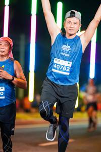 BIB: 202, 40762
                            <button type="button" onclick="openModal(15719038)" class="btn btn-primary btn-sm float-right btn-popup" data-toggle="modal" data-target=".modal-high-quality">
                        <i class="fas fa-shopping-cart"></i> Add to Cart
                    </button>
                                            <button type="button" onclick="isThisMe(15719038, true)" class="btn btn-success btn-sm float-right btn-popup btn-isme hidden" data-toggle="tooltip" data-placement="bottom" title="นี่คือรูปของคุณใช่ไหม คลิกที่นี่เพื่อเอาเข้าอัลบั้ม">
                        <i class="fas fa-plus"></i> Add to album
                    </button>
                    <button type="button" onclick="isThisMe(15719038, false)" class="btn btn-warning btn-sm float-right btn-popup btn-isnotme hidden">
                        <i class="fas fa-ban"></i> Remove from album
                    </button>