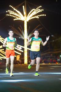 BIB: 050, 22286
                            <button type="button" onclick="openModal(15754007)" class="btn btn-primary btn-sm float-right btn-popup" data-toggle="modal" data-target=".modal-high-quality">
                        <i class="fas fa-shopping-cart"></i> Add to Cart
                    </button>
                                            <button type="button" onclick="isThisMe(15754007, true)" class="btn btn-success btn-sm float-right btn-popup btn-isme hidden" data-toggle="tooltip" data-placement="bottom" title="นี่คือรูปของคุณใช่ไหม คลิกที่นี่เพื่อเอาเข้าอัลบั้ม">
                        <i class="fas fa-plus"></i> Add to album
                    </button>
                    <button type="button" onclick="isThisMe(15754007, false)" class="btn btn-warning btn-sm float-right btn-popup btn-isnotme hidden">
                        <i class="fas fa-ban"></i> Remove from album
                    </button>