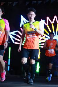 BIB: 21818, 220
                            <button type="button" onclick="openModal(14184069)" class="btn btn-primary btn-sm float-right btn-popup" data-toggle="modal" data-target=".modal-high-quality">
                        <i class="fas fa-shopping-cart"></i> Add to Cart
                    </button>
                                            <button type="button" onclick="isThisMe(14184069, true)" class="btn btn-success btn-sm float-right btn-popup btn-isme hidden" data-toggle="tooltip" data-placement="bottom" title="นี่คือรูปของคุณใช่ไหม คลิกที่นี่เพื่อเอาเข้าอัลบั้ม">
                        <i class="fas fa-plus"></i> Add to album
                    </button>
                    <button type="button" onclick="isThisMe(14184069, false)" class="btn btn-warning btn-sm float-right btn-popup btn-isnotme hidden">
                        <i class="fas fa-ban"></i> Remove from album
                    </button>
