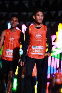 BIB: 021, 21968, 2584
                            <button type="button" onclick="openModal(14193040)" class="btn btn-primary btn-sm float-right btn-popup" data-toggle="modal" data-target=".modal-high-quality">
                        <i class="fas fa-shopping-cart"></i> Add to Cart
                    </button>
                                            <button type="button" onclick="isThisMe(14193040, true)" class="btn btn-success btn-sm float-right btn-popup btn-isme hidden" data-toggle="tooltip" data-placement="bottom" title="นี่คือรูปของคุณใช่ไหม คลิกที่นี่เพื่อเอาเข้าอัลบั้ม">
                        <i class="fas fa-plus"></i> Add to album
                    </button>
                    <button type="button" onclick="isThisMe(14193040, false)" class="btn btn-warning btn-sm float-right btn-popup btn-isnotme hidden">
                        <i class="fas fa-ban"></i> Remove from album
                    </button>