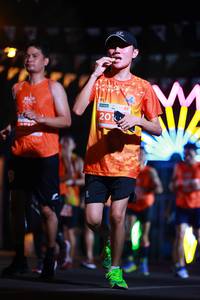 BIB: 201
                            <button type="button" onclick="openModal(14200076)" class="btn btn-primary btn-sm float-right btn-popup" data-toggle="modal" data-target=".modal-high-quality">
                        <i class="fas fa-shopping-cart"></i> Add to Cart
                    </button>
                                            <button type="button" onclick="isThisMe(14200076, true)" class="btn btn-success btn-sm float-right btn-popup btn-isme hidden" data-toggle="tooltip" data-placement="bottom" title="นี่คือรูปของคุณใช่ไหม คลิกที่นี่เพื่อเอาเข้าอัลบั้ม">
                        <i class="fas fa-plus"></i> Add to album
                    </button>
                    <button type="button" onclick="isThisMe(14200076, false)" class="btn btn-warning btn-sm float-right btn-popup btn-isnotme hidden">
                        <i class="fas fa-ban"></i> Remove from album
                    </button>