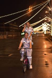 BIB: 
                            <button type="button" onclick="openModal(15043002)" class="btn btn-primary btn-sm float-right btn-popup" data-toggle="modal" data-target=".modal-high-quality">
                        <i class="fas fa-shopping-cart"></i> Add to Cart
                    </button>
                                            <button type="button" onclick="isThisMe(15043002, true)" class="btn btn-success btn-sm float-right btn-popup btn-isme hidden" data-toggle="tooltip" data-placement="bottom" title="นี่คือรูปของคุณใช่ไหม คลิกที่นี่เพื่อเอาเข้าอัลบั้ม">
                        <i class="fas fa-plus"></i> Add to album
                    </button>
                    <button type="button" onclick="isThisMe(15043002, false)" class="btn btn-warning btn-sm float-right btn-popup btn-isnotme hidden">
                        <i class="fas fa-ban"></i> Remove from album
                    </button>