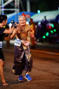 BIB: 3042
                            <button type="button" onclick="openModal(14696916)" class="btn btn-primary btn-sm float-right btn-popup" data-toggle="modal" data-target=".modal-high-quality">
                        <i class="fas fa-shopping-cart"></i> Add to Cart
                    </button>
                                            <button type="button" onclick="isThisMe(14696916, true)" class="btn btn-success btn-sm float-right btn-popup btn-isme hidden" data-toggle="tooltip" data-placement="bottom" title="นี่คือรูปของคุณใช่ไหม คลิกที่นี่เพื่อเอาเข้าอัลบั้ม">
                        <i class="fas fa-plus"></i> Add to album
                    </button>
                    <button type="button" onclick="isThisMe(14696916, false)" class="btn btn-warning btn-sm float-right btn-popup btn-isnotme hidden">
                        <i class="fas fa-ban"></i> Remove from album
                    </button>