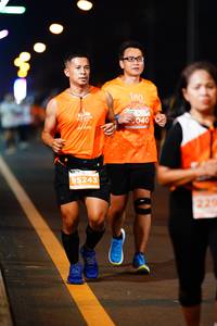 BIB: 040, 95243, 229
                            <button type="button" onclick="openModal(14947332)" class="btn btn-primary btn-sm float-right btn-popup" data-toggle="modal" data-target=".modal-high-quality">
                        <i class="fas fa-shopping-cart"></i> Add to Cart
                    </button>
                                            <button type="button" onclick="isThisMe(14947332, true)" class="btn btn-success btn-sm float-right btn-popup btn-isme hidden" data-toggle="tooltip" data-placement="bottom" title="นี่คือรูปของคุณใช่ไหม คลิกที่นี่เพื่อเอาเข้าอัลบั้ม">
                        <i class="fas fa-plus"></i> Add to album
                    </button>
                    <button type="button" onclick="isThisMe(14947332, false)" class="btn btn-warning btn-sm float-right btn-popup btn-isnotme hidden">
                        <i class="fas fa-ban"></i> Remove from album
                    </button>