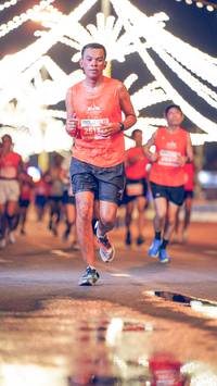 BIB: 251
                            <button type="button" onclick="openModal(15504030)" class="btn btn-primary btn-sm float-right btn-popup" data-toggle="modal" data-target=".modal-high-quality">
                        <i class="fas fa-shopping-cart"></i> Add to Cart
                    </button>
                                            <button type="button" onclick="isThisMe(15504030, true)" class="btn btn-success btn-sm float-right btn-popup btn-isme hidden" data-toggle="tooltip" data-placement="bottom" title="นี่คือรูปของคุณใช่ไหม คลิกที่นี่เพื่อเอาเข้าอัลบั้ม">
                        <i class="fas fa-plus"></i> Add to album
                    </button>
                    <button type="button" onclick="isThisMe(15504030, false)" class="btn btn-warning btn-sm float-right btn-popup btn-isnotme hidden">
                        <i class="fas fa-ban"></i> Remove from album
                    </button>