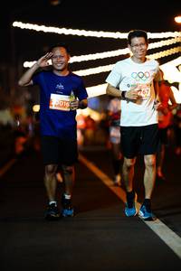 BIB: 767, 016
                            <button type="button" onclick="openModal(15456504)" class="btn btn-primary btn-sm float-right btn-popup" data-toggle="modal" data-target=".modal-high-quality">
                        <i class="fas fa-shopping-cart"></i> Add to Cart
                    </button>
                                            <button type="button" onclick="isThisMe(15456504, true)" class="btn btn-success btn-sm float-right btn-popup btn-isme hidden" data-toggle="tooltip" data-placement="bottom" title="นี่คือรูปของคุณใช่ไหม คลิกที่นี่เพื่อเอาเข้าอัลบั้ม">
                        <i class="fas fa-plus"></i> Add to album
                    </button>
                    <button type="button" onclick="isThisMe(15456504, false)" class="btn btn-warning btn-sm float-right btn-popup btn-isnotme hidden">
                        <i class="fas fa-ban"></i> Remove from album
                    </button>