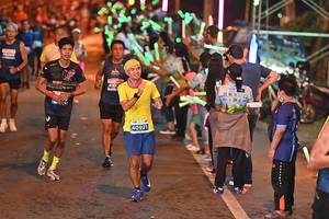 BIB: 410, 40921
                            <button type="button" onclick="openModal(14663587)" class="btn btn-primary btn-sm float-right btn-popup" data-toggle="modal" data-target=".modal-high-quality">
                        <i class="fas fa-shopping-cart"></i> Add to Cart
                    </button>
                                            <button type="button" onclick="isThisMe(14663587, true)" class="btn btn-success btn-sm float-right btn-popup btn-isme hidden" data-toggle="tooltip" data-placement="bottom" title="นี่คือรูปของคุณใช่ไหม คลิกที่นี่เพื่อเอาเข้าอัลบั้ม">
                        <i class="fas fa-plus"></i> Add to album
                    </button>
                    <button type="button" onclick="isThisMe(14663587, false)" class="btn btn-warning btn-sm float-right btn-popup btn-isnotme hidden">
                        <i class="fas fa-ban"></i> Remove from album
                    </button>