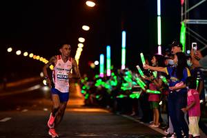 BIB: 40740
                            <button type="button" onclick="openModal(14590805)" class="btn btn-primary btn-sm float-right btn-popup" data-toggle="modal" data-target=".modal-high-quality">
                        <i class="fas fa-shopping-cart"></i> Add to Cart
                    </button>
                                            <button type="button" onclick="isThisMe(14590805, true)" class="btn btn-success btn-sm float-right btn-popup btn-isme hidden" data-toggle="tooltip" data-placement="bottom" title="นี่คือรูปของคุณใช่ไหม คลิกที่นี่เพื่อเอาเข้าอัลบั้ม">
                        <i class="fas fa-plus"></i> Add to album
                    </button>
                    <button type="button" onclick="isThisMe(14590805, false)" class="btn btn-warning btn-sm float-right btn-popup btn-isnotme hidden">
                        <i class="fas fa-ban"></i> Remove from album
                    </button>