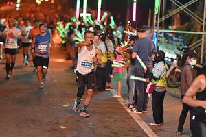 BIB: 40911
                            <button type="button" onclick="openModal(14683195)" class="btn btn-primary btn-sm float-right btn-popup" data-toggle="modal" data-target=".modal-high-quality">
                        <i class="fas fa-shopping-cart"></i> Add to Cart
                    </button>
                                            <button type="button" onclick="isThisMe(14683195, true)" class="btn btn-success btn-sm float-right btn-popup btn-isme hidden" data-toggle="tooltip" data-placement="bottom" title="นี่คือรูปของคุณใช่ไหม คลิกที่นี่เพื่อเอาเข้าอัลบั้ม">
                        <i class="fas fa-plus"></i> Add to album
                    </button>
                    <button type="button" onclick="isThisMe(14683195, false)" class="btn btn-warning btn-sm float-right btn-popup btn-isnotme hidden">
                        <i class="fas fa-ban"></i> Remove from album
                    </button>