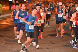 BIB: 400, 47923
                            <button type="button" onclick="openModal(14724960)" class="btn btn-primary btn-sm float-right btn-popup" data-toggle="modal" data-target=".modal-high-quality">
                        <i class="fas fa-shopping-cart"></i> Add to Cart
                    </button>
                                            <button type="button" onclick="isThisMe(14724960, true)" class="btn btn-success btn-sm float-right btn-popup btn-isme hidden" data-toggle="tooltip" data-placement="bottom" title="นี่คือรูปของคุณใช่ไหม คลิกที่นี่เพื่อเอาเข้าอัลบั้ม">
                        <i class="fas fa-plus"></i> Add to album
                    </button>
                    <button type="button" onclick="isThisMe(14724960, false)" class="btn btn-warning btn-sm float-right btn-popup btn-isnotme hidden">
                        <i class="fas fa-ban"></i> Remove from album
                    </button>