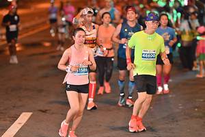 BIB: 46600, 1589
                            <button type="button" onclick="openModal(14697196)" class="btn btn-primary btn-sm float-right btn-popup" data-toggle="modal" data-target=".modal-high-quality">
                        <i class="fas fa-shopping-cart"></i> Add to Cart
                    </button>
                                            <button type="button" onclick="isThisMe(14697196, true)" class="btn btn-success btn-sm float-right btn-popup btn-isme hidden" data-toggle="tooltip" data-placement="bottom" title="นี่คือรูปของคุณใช่ไหม คลิกที่นี่เพื่อเอาเข้าอัลบั้ม">
                        <i class="fas fa-plus"></i> Add to album
                    </button>
                    <button type="button" onclick="isThisMe(14697196, false)" class="btn btn-warning btn-sm float-right btn-popup btn-isnotme hidden">
                        <i class="fas fa-ban"></i> Remove from album
                    </button>