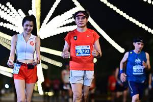 BIB: 46792, 41003
                            <button type="button" onclick="openModal(14504719)" class="btn btn-primary btn-sm float-right btn-popup" data-toggle="modal" data-target=".modal-high-quality">
                        <i class="fas fa-shopping-cart"></i> Add to Cart
                    </button>
                                            <button type="button" onclick="isThisMe(14504719, true)" class="btn btn-success btn-sm float-right btn-popup btn-isme hidden" data-toggle="tooltip" data-placement="bottom" title="นี่คือรูปของคุณใช่ไหม คลิกที่นี่เพื่อเอาเข้าอัลบั้ม">
                        <i class="fas fa-plus"></i> Add to album
                    </button>
                    <button type="button" onclick="isThisMe(14504719, false)" class="btn btn-warning btn-sm float-right btn-popup btn-isnotme hidden">
                        <i class="fas fa-ban"></i> Remove from album
                    </button>