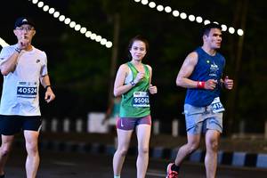 BIB: 40524, 95065, 413
                            <button type="button" onclick="openModal(14826183)" class="btn btn-primary btn-sm float-right btn-popup" data-toggle="modal" data-target=".modal-high-quality">
                        <i class="fas fa-shopping-cart"></i> Add to Cart
                    </button>
                                            <button type="button" onclick="isThisMe(14826183, true)" class="btn btn-success btn-sm float-right btn-popup btn-isme hidden" data-toggle="tooltip" data-placement="bottom" title="นี่คือรูปของคุณใช่ไหม คลิกที่นี่เพื่อเอาเข้าอัลบั้ม">
                        <i class="fas fa-plus"></i> Add to album
                    </button>
                    <button type="button" onclick="isThisMe(14826183, false)" class="btn btn-warning btn-sm float-right btn-popup btn-isnotme hidden">
                        <i class="fas fa-ban"></i> Remove from album
                    </button>