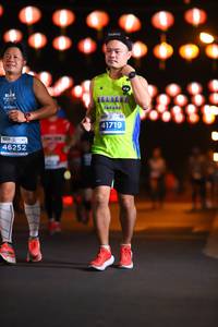 BIB: 41719, 46252
                            <button type="button" onclick="openModal(14785212)" class="btn btn-primary btn-sm float-right btn-popup" data-toggle="modal" data-target=".modal-high-quality">
                        <i class="fas fa-shopping-cart"></i> Add to Cart
                    </button>
                                            <button type="button" onclick="isThisMe(14785212, true)" class="btn btn-success btn-sm float-right btn-popup btn-isme hidden" data-toggle="tooltip" data-placement="bottom" title="นี่คือรูปของคุณใช่ไหม คลิกที่นี่เพื่อเอาเข้าอัลบั้ม">
                        <i class="fas fa-plus"></i> Add to album
                    </button>
                    <button type="button" onclick="isThisMe(14785212, false)" class="btn btn-warning btn-sm float-right btn-popup btn-isnotme hidden">
                        <i class="fas fa-ban"></i> Remove from album
                    </button>