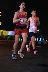 BIB: 20565
                            <button type="button" onclick="openModal(14775293)" class="btn btn-primary btn-sm float-right btn-popup" data-toggle="modal" data-target=".modal-high-quality">
                        <i class="fas fa-shopping-cart"></i> Add to Cart
                    </button>
                                            <button type="button" onclick="isThisMe(14775293, true)" class="btn btn-success btn-sm float-right btn-popup btn-isme hidden" data-toggle="tooltip" data-placement="bottom" title="นี่คือรูปของคุณใช่ไหม คลิกที่นี่เพื่อเอาเข้าอัลบั้ม">
                        <i class="fas fa-plus"></i> Add to album
                    </button>
                    <button type="button" onclick="isThisMe(14775293, false)" class="btn btn-warning btn-sm float-right btn-popup btn-isnotme hidden">
                        <i class="fas fa-ban"></i> Remove from album
                    </button>