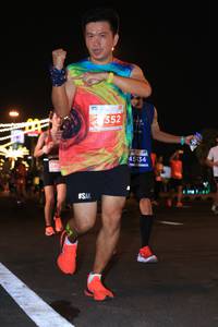 BIB: 352, 45134
                            <button type="button" onclick="openModal(14695751)" class="btn btn-primary btn-sm float-right btn-popup" data-toggle="modal" data-target=".modal-high-quality">
                        <i class="fas fa-shopping-cart"></i> Add to Cart
                    </button>
                                            <button type="button" onclick="isThisMe(14695751, true)" class="btn btn-success btn-sm float-right btn-popup btn-isme hidden" data-toggle="tooltip" data-placement="bottom" title="นี่คือรูปของคุณใช่ไหม คลิกที่นี่เพื่อเอาเข้าอัลบั้ม">
                        <i class="fas fa-plus"></i> Add to album
                    </button>
                    <button type="button" onclick="isThisMe(14695751, false)" class="btn btn-warning btn-sm float-right btn-popup btn-isnotme hidden">
                        <i class="fas fa-ban"></i> Remove from album
                    </button>