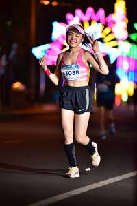 BIB: 43088
                            <button type="button" onclick="openModal(15323333)" class="btn btn-primary btn-sm float-right btn-popup" data-toggle="modal" data-target=".modal-high-quality">
                        <i class="fas fa-shopping-cart"></i> Add to Cart
                    </button>
                                            <button type="button" onclick="isThisMe(15323333, true)" class="btn btn-success btn-sm float-right btn-popup btn-isme hidden" data-toggle="tooltip" data-placement="bottom" title="นี่คือรูปของคุณใช่ไหม คลิกที่นี่เพื่อเอาเข้าอัลบั้ม">
                        <i class="fas fa-plus"></i> Add to album
                    </button>
                    <button type="button" onclick="isThisMe(15323333, false)" class="btn btn-warning btn-sm float-right btn-popup btn-isnotme hidden">
                        <i class="fas fa-ban"></i> Remove from album
                    </button>