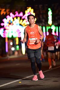 BIB: 2214
                            <button type="button" onclick="openModal(15267375)" class="btn btn-primary btn-sm float-right btn-popup" data-toggle="modal" data-target=".modal-high-quality">
                        <i class="fas fa-shopping-cart"></i> Add to Cart
                    </button>
                                            <button type="button" onclick="isThisMe(15267375, true)" class="btn btn-success btn-sm float-right btn-popup btn-isme hidden" data-toggle="tooltip" data-placement="bottom" title="นี่คือรูปของคุณใช่ไหม คลิกที่นี่เพื่อเอาเข้าอัลบั้ม">
                        <i class="fas fa-plus"></i> Add to album
                    </button>
                    <button type="button" onclick="isThisMe(15267375, false)" class="btn btn-warning btn-sm float-right btn-popup btn-isnotme hidden">
                        <i class="fas fa-ban"></i> Remove from album
                    </button>