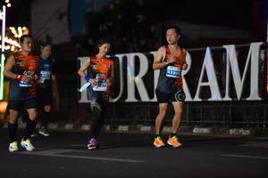 BIB: 4215, 45906, 898
                            <button type="button" onclick="openModal(13781291)" class="btn btn-primary btn-sm float-right btn-popup" data-toggle="modal" data-target=".modal-high-quality">
                        <i class="fas fa-shopping-cart"></i> Add to Cart
                    </button>
                                            <button type="button" onclick="isThisMe(13781291, true)" class="btn btn-success btn-sm float-right btn-popup btn-isme hidden" data-toggle="tooltip" data-placement="bottom" title="นี่คือรูปของคุณใช่ไหม คลิกที่นี่เพื่อเอาเข้าอัลบั้ม">
                        <i class="fas fa-plus"></i> Add to album
                    </button>
                    <button type="button" onclick="isThisMe(13781291, false)" class="btn btn-warning btn-sm float-right btn-popup btn-isnotme hidden">
                        <i class="fas fa-ban"></i> Remove from album
                    </button>