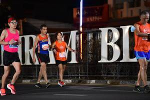 BIB: 26977, 23921
                            <button type="button" onclick="openModal(13739893)" class="btn btn-primary btn-sm float-right btn-popup" data-toggle="modal" data-target=".modal-high-quality">
                        <i class="fas fa-shopping-cart"></i> Add to Cart
                    </button>
                                            <button type="button" onclick="isThisMe(13739893, true)" class="btn btn-success btn-sm float-right btn-popup btn-isme hidden" data-toggle="tooltip" data-placement="bottom" title="นี่คือรูปของคุณใช่ไหม คลิกที่นี่เพื่อเอาเข้าอัลบั้ม">
                        <i class="fas fa-plus"></i> Add to album
                    </button>
                    <button type="button" onclick="isThisMe(13739893, false)" class="btn btn-warning btn-sm float-right btn-popup btn-isnotme hidden">
                        <i class="fas fa-ban"></i> Remove from album
                    </button>