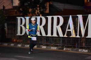 BIB: 95092
                            <button type="button" onclick="openModal(13787103)" class="btn btn-primary btn-sm float-right btn-popup" data-toggle="modal" data-target=".modal-high-quality">
                        <i class="fas fa-shopping-cart"></i> Add to Cart
                    </button>
                                            <button type="button" onclick="isThisMe(13787103, true)" class="btn btn-success btn-sm float-right btn-popup btn-isme hidden" data-toggle="tooltip" data-placement="bottom" title="นี่คือรูปของคุณใช่ไหม คลิกที่นี่เพื่อเอาเข้าอัลบั้ม">
                        <i class="fas fa-plus"></i> Add to album
                    </button>
                    <button type="button" onclick="isThisMe(13787103, false)" class="btn btn-warning btn-sm float-right btn-popup btn-isnotme hidden">
                        <i class="fas fa-ban"></i> Remove from album
                    </button>