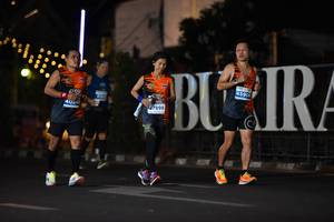 BIB: 4590, 4001, 404, 7898
                            <button type="button" onclick="openModal(13781274)" class="btn btn-primary btn-sm float-right btn-popup" data-toggle="modal" data-target=".modal-high-quality">
                        <i class="fas fa-shopping-cart"></i> Add to Cart
                    </button>
                                            <button type="button" onclick="isThisMe(13781274, true)" class="btn btn-success btn-sm float-right btn-popup btn-isme hidden" data-toggle="tooltip" data-placement="bottom" title="นี่คือรูปของคุณใช่ไหม คลิกที่นี่เพื่อเอาเข้าอัลบั้ม">
                        <i class="fas fa-plus"></i> Add to album
                    </button>
                    <button type="button" onclick="isThisMe(13781274, false)" class="btn btn-warning btn-sm float-right btn-popup btn-isnotme hidden">
                        <i class="fas fa-ban"></i> Remove from album
                    </button>