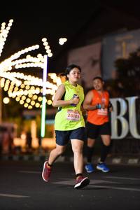 BIB: 28103
                            <button type="button" onclick="openModal(13781863)" class="btn btn-primary btn-sm float-right btn-popup" data-toggle="modal" data-target=".modal-high-quality">
                        <i class="fas fa-shopping-cart"></i> Add to Cart
                    </button>
                                            <button type="button" onclick="isThisMe(13781863, true)" class="btn btn-success btn-sm float-right btn-popup btn-isme hidden" data-toggle="tooltip" data-placement="bottom" title="นี่คือรูปของคุณใช่ไหม คลิกที่นี่เพื่อเอาเข้าอัลบั้ม">
                        <i class="fas fa-plus"></i> Add to album
                    </button>
                    <button type="button" onclick="isThisMe(13781863, false)" class="btn btn-warning btn-sm float-right btn-popup btn-isnotme hidden">
                        <i class="fas fa-ban"></i> Remove from album
                    </button>