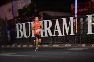 BIB: 22022
                            <button type="button" onclick="openModal(13727821)" class="btn btn-primary btn-sm float-right btn-popup" data-toggle="modal" data-target=".modal-high-quality">
                        <i class="fas fa-shopping-cart"></i> Add to Cart
                    </button>
                                            <button type="button" onclick="isThisMe(13727821, true)" class="btn btn-success btn-sm float-right btn-popup btn-isme hidden" data-toggle="tooltip" data-placement="bottom" title="นี่คือรูปของคุณใช่ไหม คลิกที่นี่เพื่อเอาเข้าอัลบั้ม">
                        <i class="fas fa-plus"></i> Add to album
                    </button>
                    <button type="button" onclick="isThisMe(13727821, false)" class="btn btn-warning btn-sm float-right btn-popup btn-isnotme hidden">
                        <i class="fas fa-ban"></i> Remove from album
                    </button>