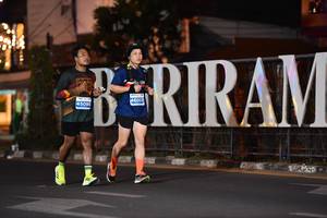 BIB: 46007, 45095
                            <button type="button" onclick="openModal(13787054)" class="btn btn-primary btn-sm float-right btn-popup" data-toggle="modal" data-target=".modal-high-quality">
                        <i class="fas fa-shopping-cart"></i> Add to Cart
                    </button>
                                            <button type="button" onclick="isThisMe(13787054, true)" class="btn btn-success btn-sm float-right btn-popup btn-isme hidden" data-toggle="tooltip" data-placement="bottom" title="นี่คือรูปของคุณใช่ไหม คลิกที่นี่เพื่อเอาเข้าอัลบั้ม">
                        <i class="fas fa-plus"></i> Add to album
                    </button>
                    <button type="button" onclick="isThisMe(13787054, false)" class="btn btn-warning btn-sm float-right btn-popup btn-isnotme hidden">
                        <i class="fas fa-ban"></i> Remove from album
                    </button>