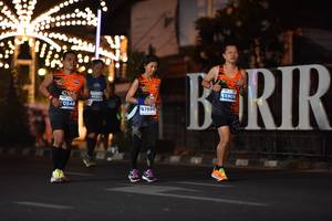 BIB: 5906, 4215, 0548, 47898
                            <button type="button" onclick="openModal(13781275)" class="btn btn-primary btn-sm float-right btn-popup" data-toggle="modal" data-target=".modal-high-quality">
                        <i class="fas fa-shopping-cart"></i> Add to Cart
                    </button>
                                            <button type="button" onclick="isThisMe(13781275, true)" class="btn btn-success btn-sm float-right btn-popup btn-isme hidden" data-toggle="tooltip" data-placement="bottom" title="นี่คือรูปของคุณใช่ไหม คลิกที่นี่เพื่อเอาเข้าอัลบั้ม">
                        <i class="fas fa-plus"></i> Add to album
                    </button>
                    <button type="button" onclick="isThisMe(13781275, false)" class="btn btn-warning btn-sm float-right btn-popup btn-isnotme hidden">
                        <i class="fas fa-ban"></i> Remove from album
                    </button>